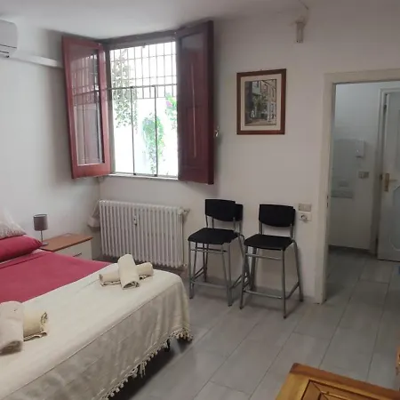 Apartamento Very Quiet Studio, Central Old Town *