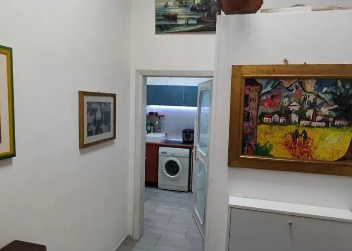 Very Quiet Studio, Old Town Барі